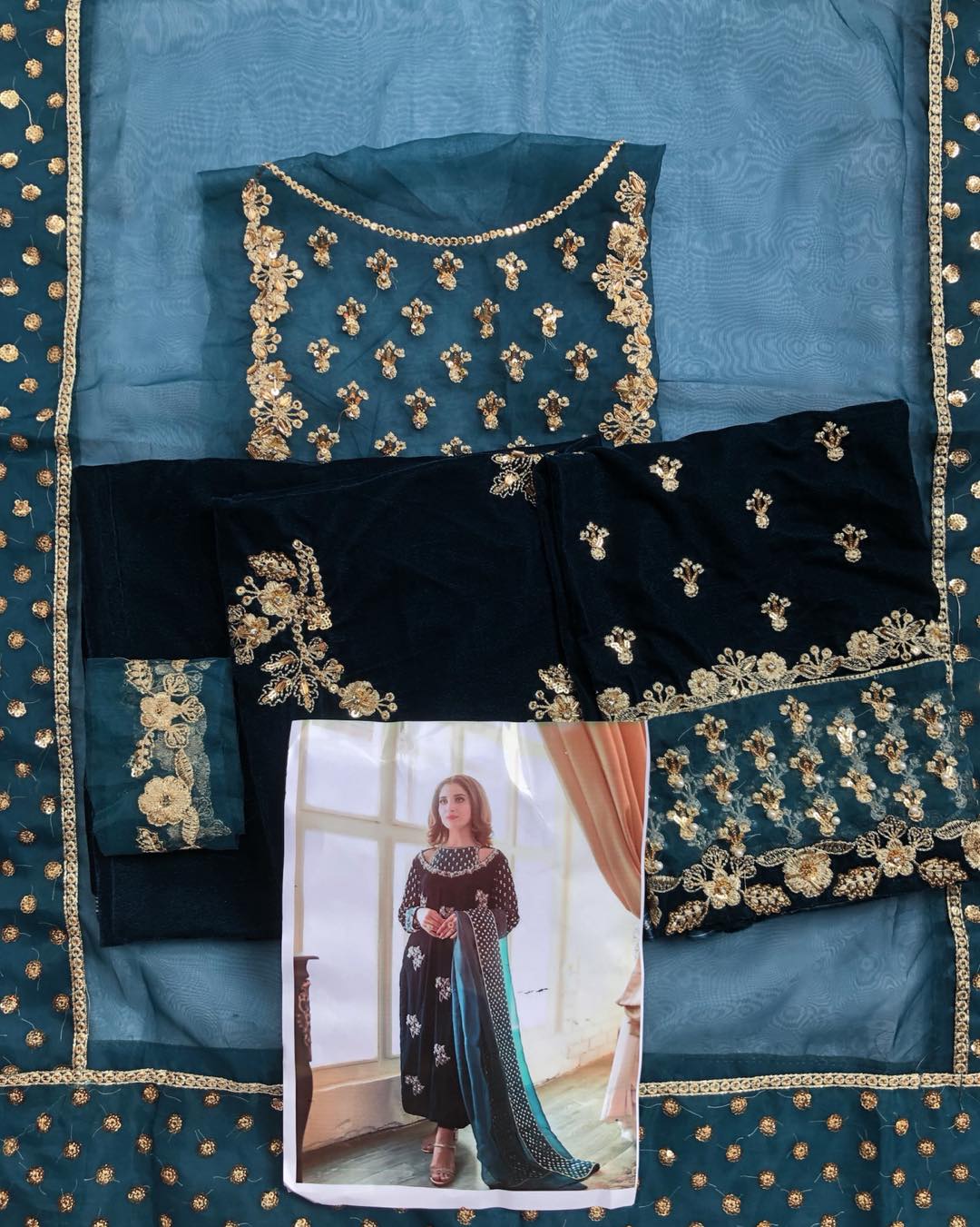 Afrozeh Luxury Velvet Collection "ZINC Gold"