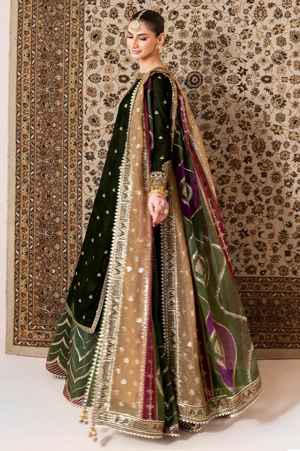 Jazmin Luxury Velvet Embroidered D 09