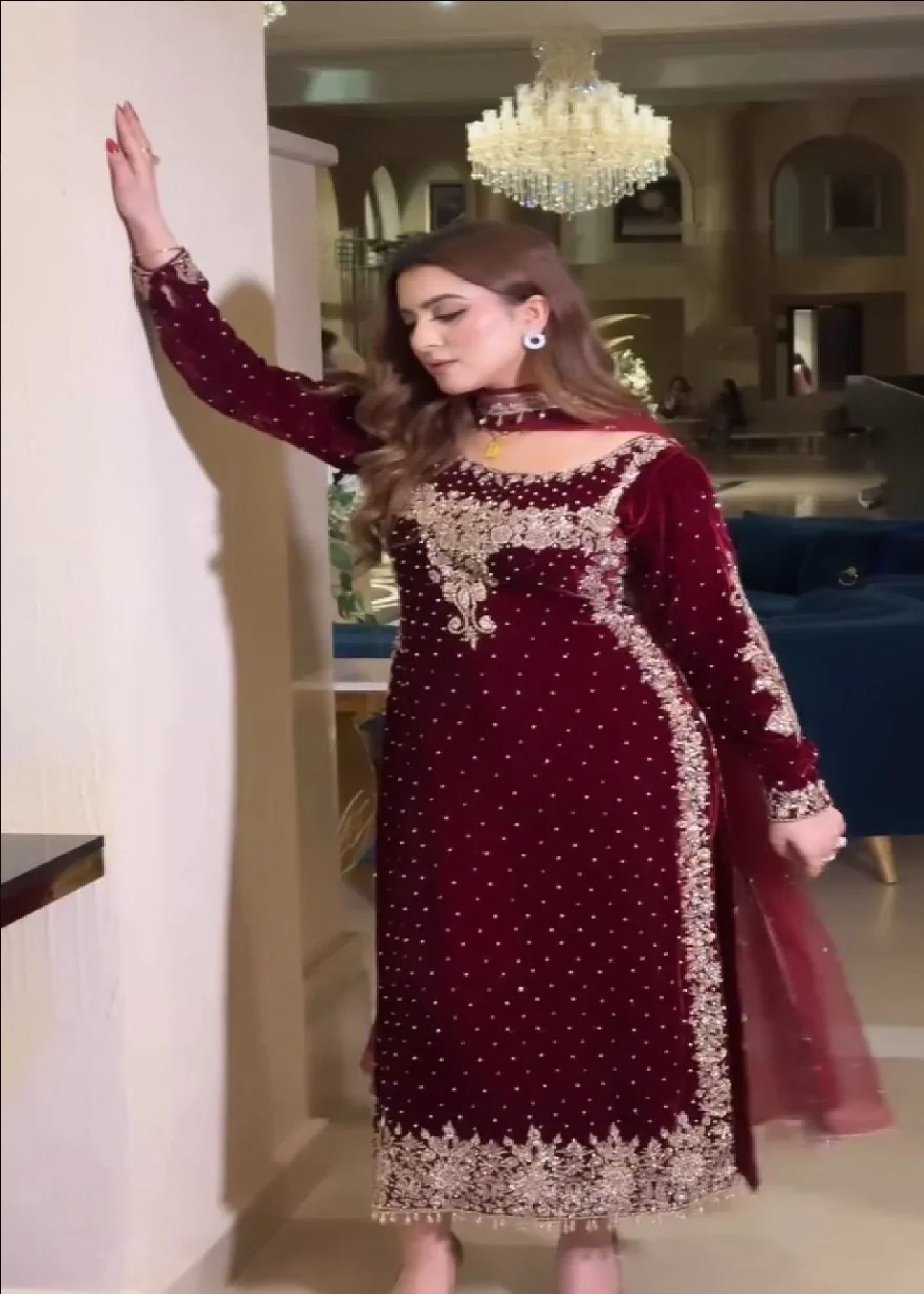 Aneelas Luxury Velvet Collection "Red Gold"
