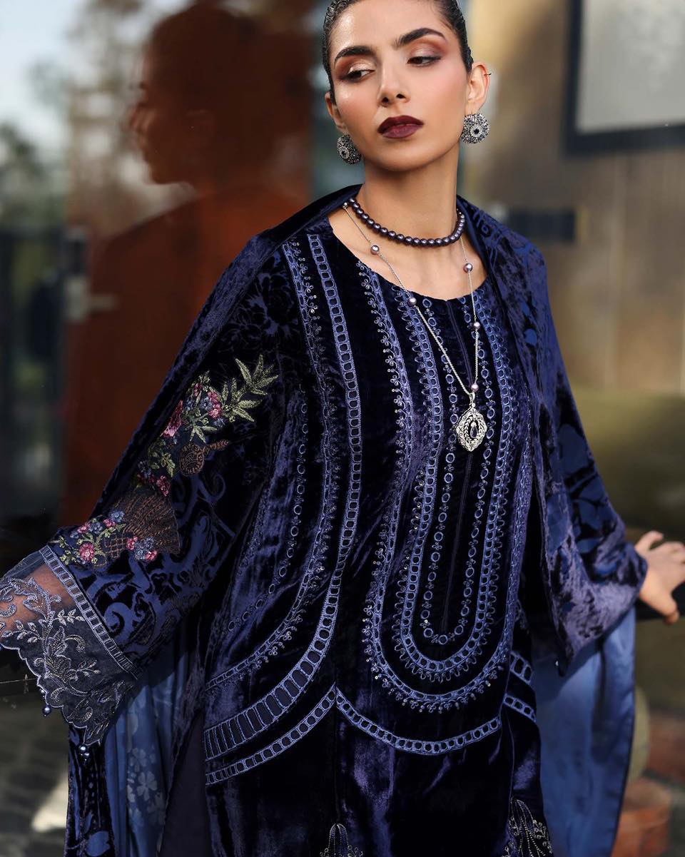 Maria B Luxury Velvet Collection "Blue Palachi"