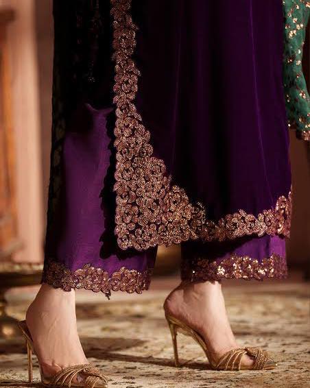 Iznik Velvet Collection IV-57 "Purple"