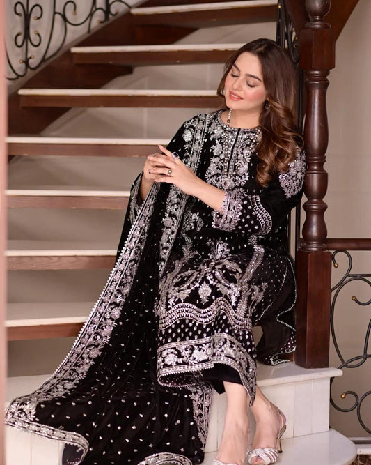 Aneelas Luxury Velvet Collection "Black"