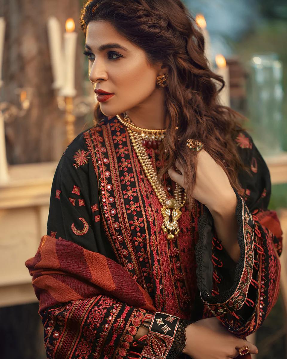 Maryam Hussain Luxury Lawn Collection " Black Multi"