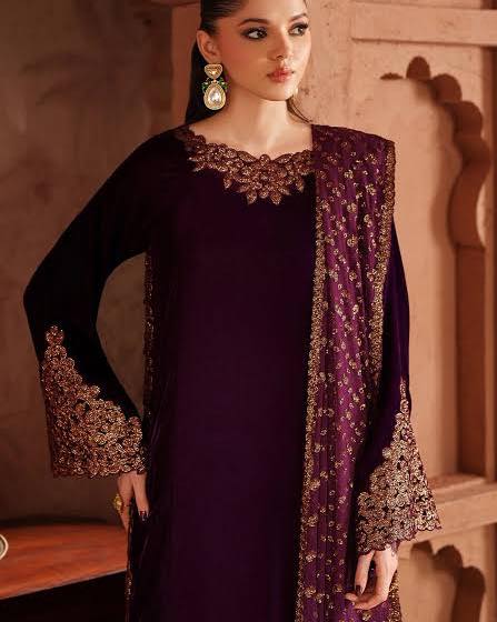 Iznik Velvet Collection IV-57 "Purple"