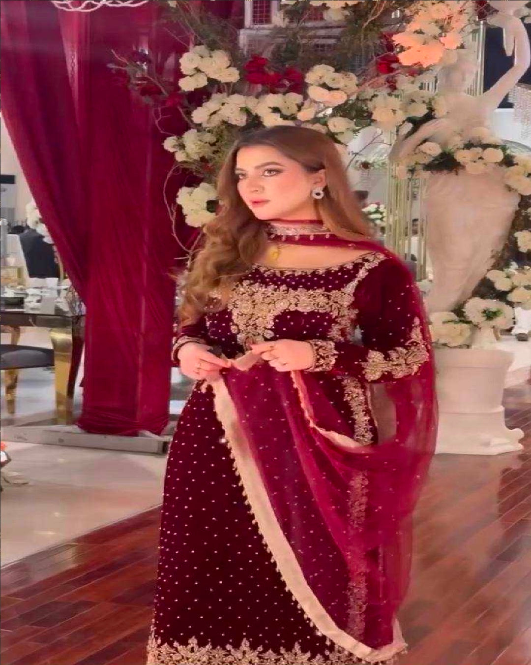 Aneelas Luxury Velvet Collection "Red Gold"
