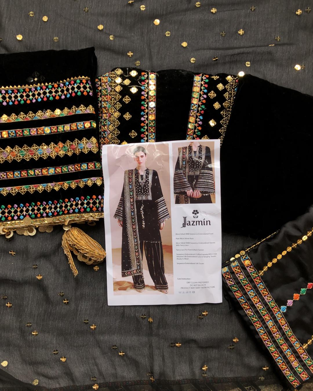 Jazmin Vouge Velvet Embroidered D 05