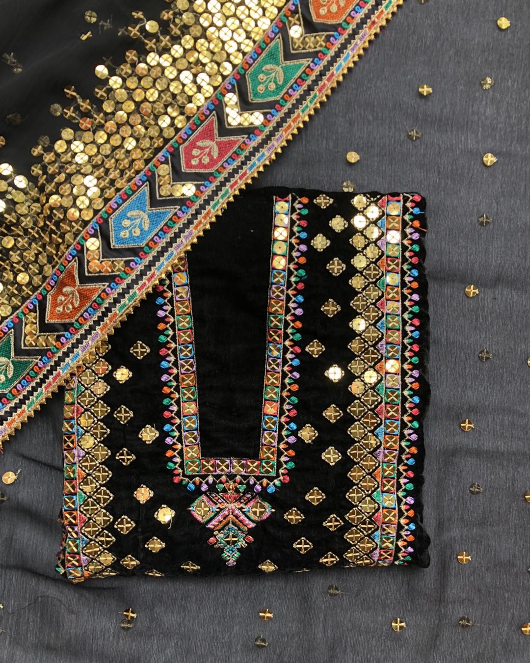 Jazmin Vouge Velvet Embroidered D 05